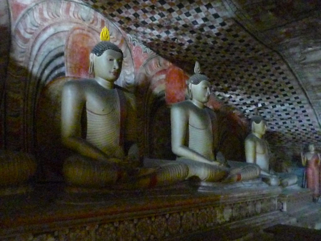 SRI LANKA Tempio Buddha dormiente
